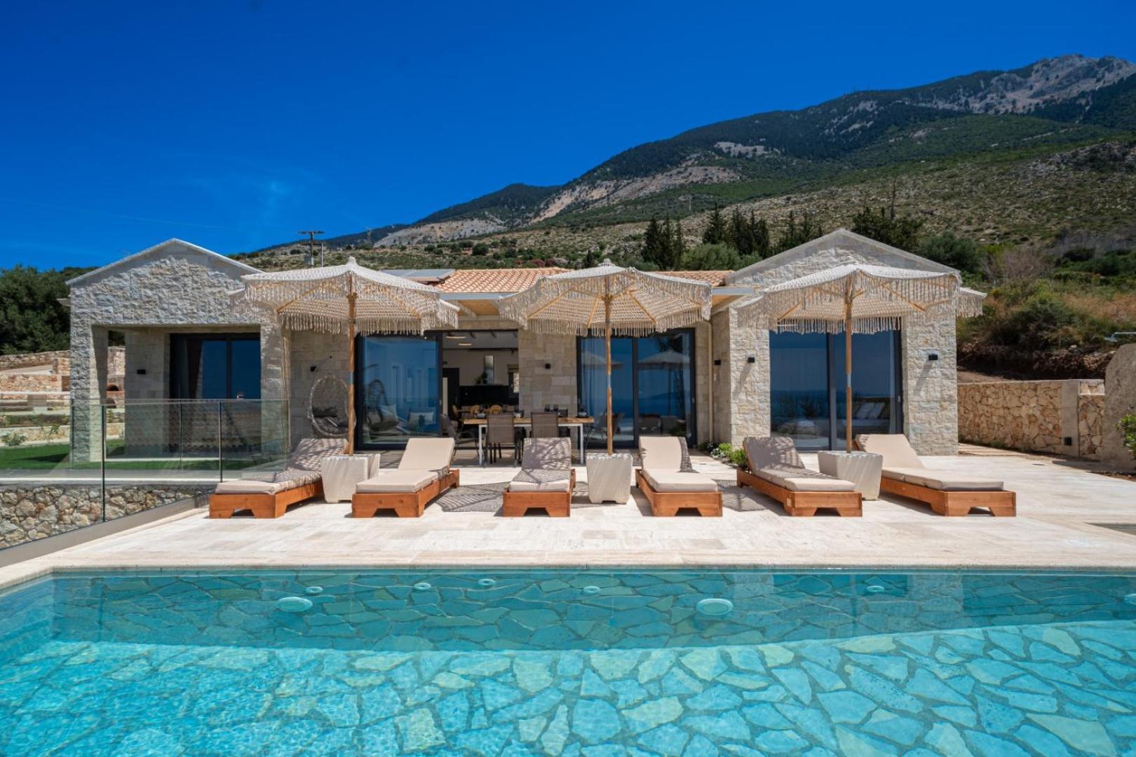 Irena Stone Kefalonia * Lourdata (Kefalonia)